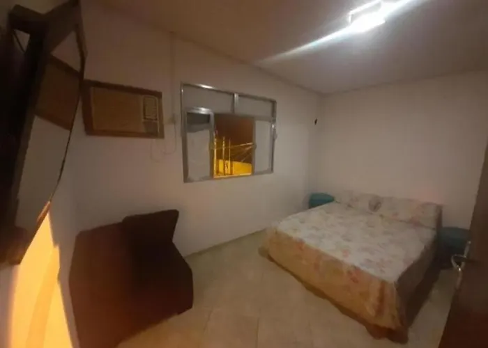 Quarto Em Sepetiba Com Ar