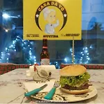 Ótima casa arejada em Sepetiba